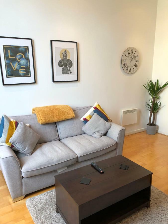 Stylish City Centre Apartment Cardiff Exterior foto