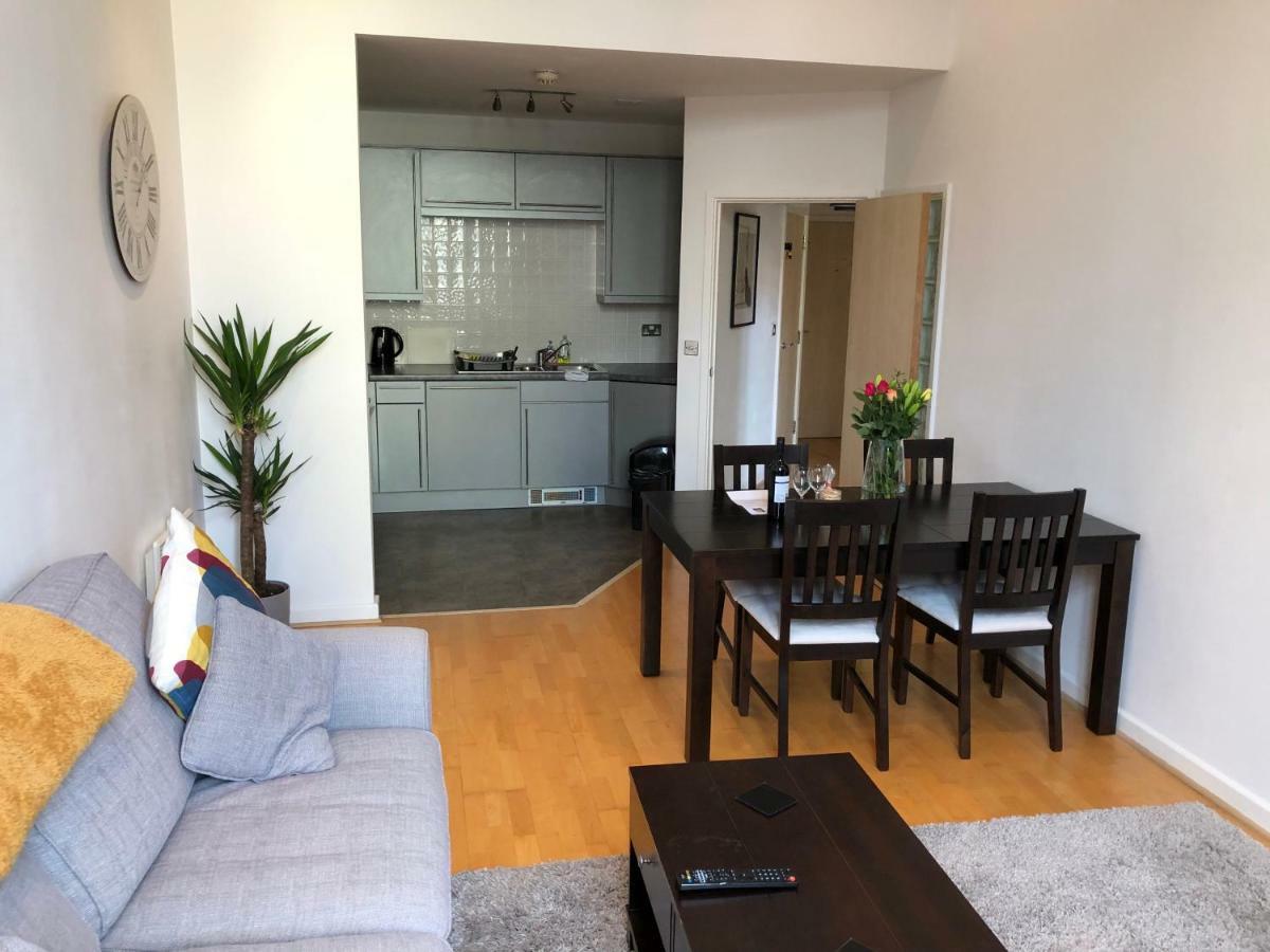 Stylish City Centre Apartment Cardiff Exterior foto