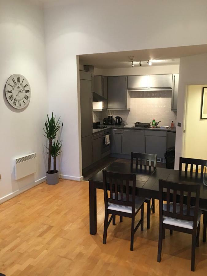 Stylish City Centre Apartment Cardiff Exterior foto