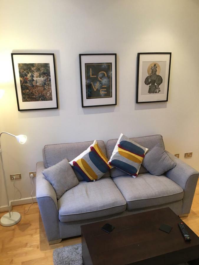 Stylish City Centre Apartment Cardiff Exterior foto